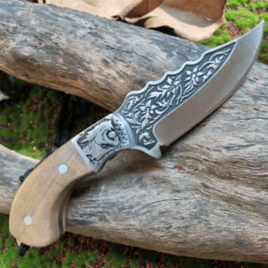 Nož Outdoor sa Drvenom Drškom